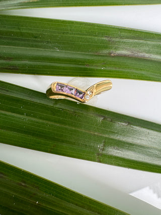 14k V Shaped Diamond and Natural ( Amethyst) Ring Snake Detail