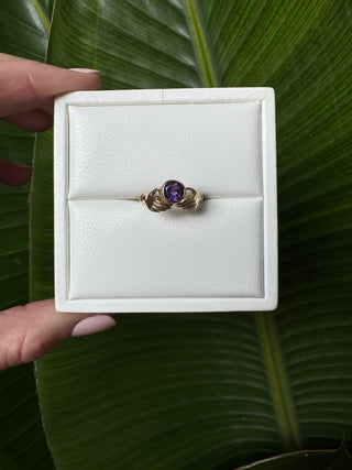 Vintage 9k Gold Natural Amethyst Bezel Hands Ring - Fede