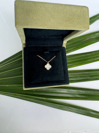 Vintage 18K Van Cleef & Arpels Necklace mother of pearl